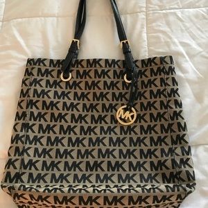 OFFERS? Michael Kors medium-large handbag / purse